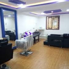 Gnatural Women Beauty & Makeup Studio – Redefining Elegance in Salem