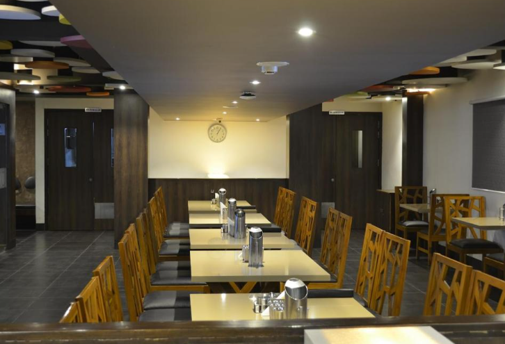 Experience Comfort & Elegance at Hotel Mahi’s Gateway