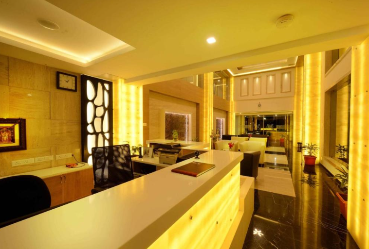 Experience Comfort & Elegance at Hotel Mahi’s Gateway