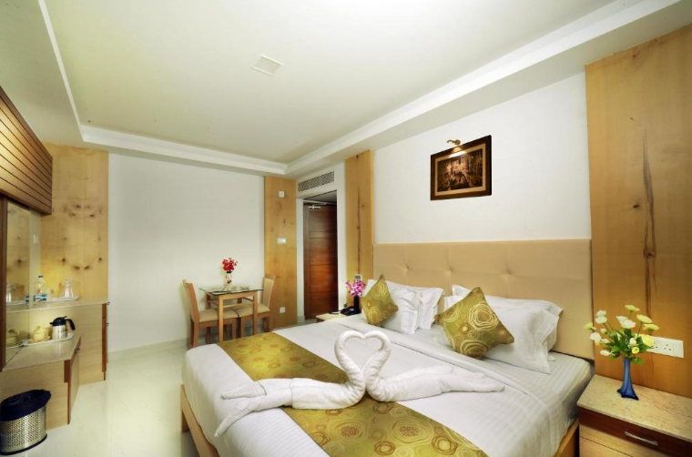 Experience Comfort & Elegance at Hotel Mahi’s Gateway