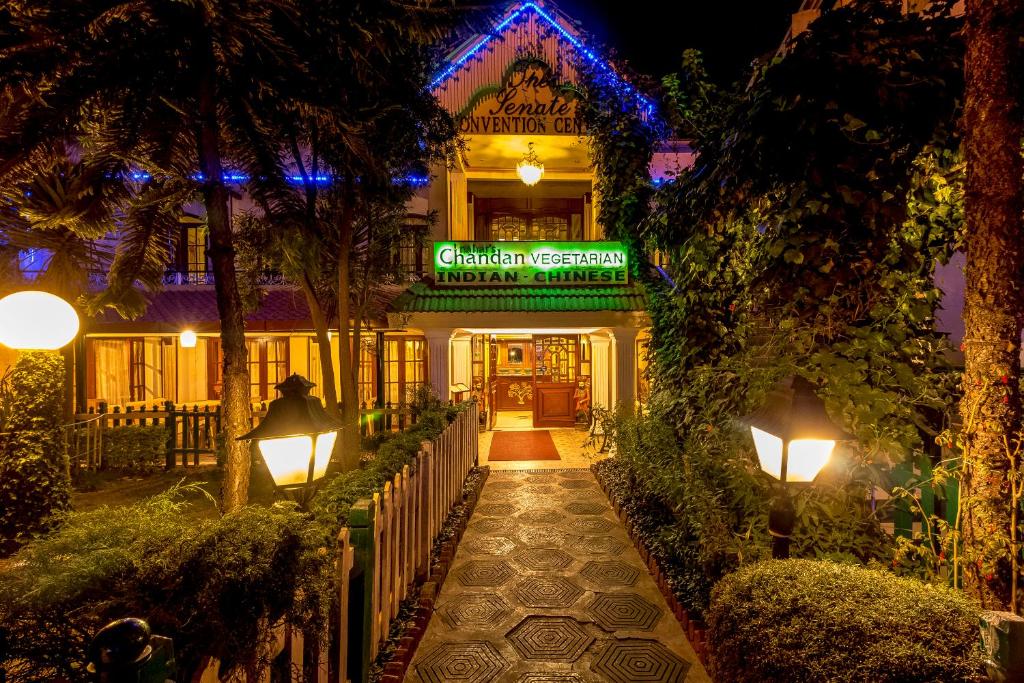 Experience Comfort & Flavor at Nahar’s Nilgiris Hotel, Ooty!