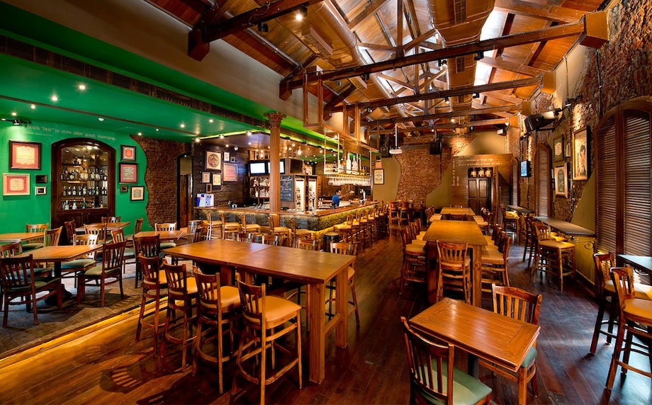 The Irish House – Mumbai’s Iconic Pub for Craft Beers, Big Bites & Live Sports Vibes 🇮🇪