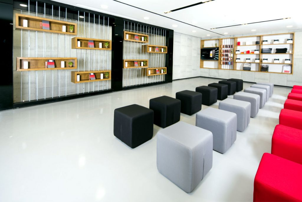 OnePlus Experience Store, Connaught Place – Premium OnePlus Phones & Accessories at Inner Circle