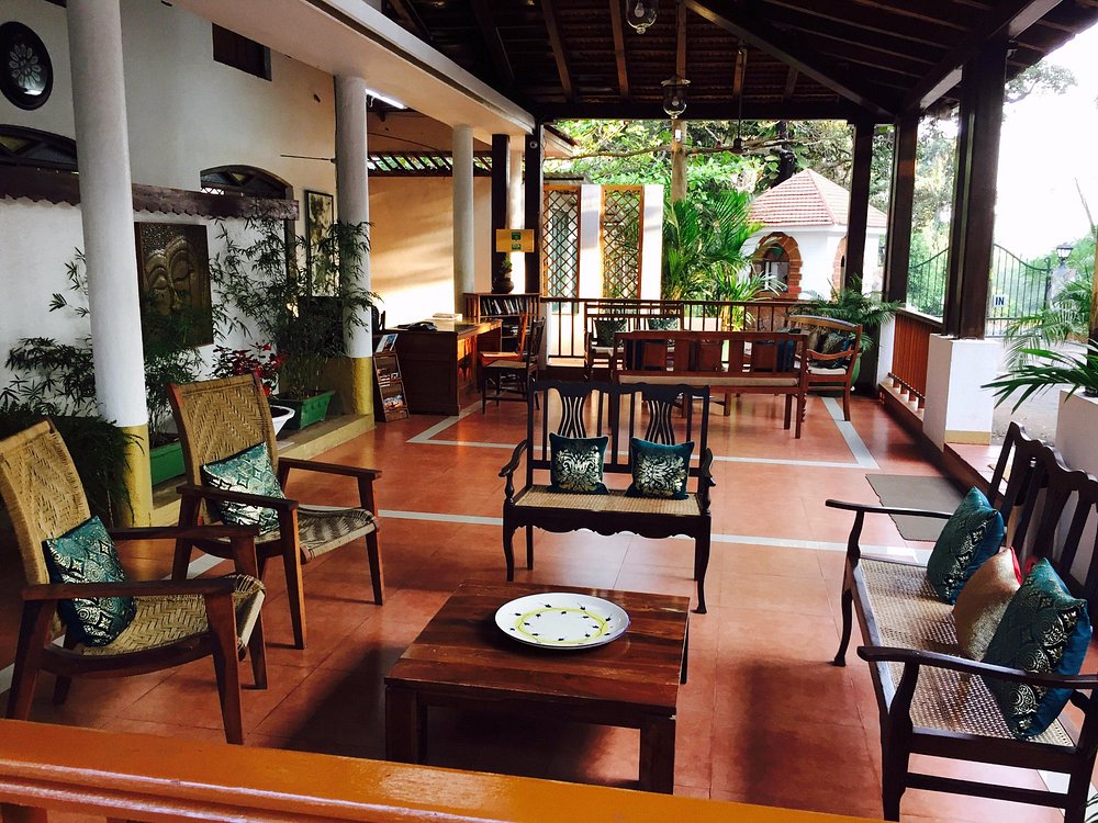 Aguada Anchorage Resort, Sinquerim – Private Pool Villas & Tropical Gardens