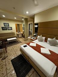 Bentley Hotel Churchgate – Chic Heritage Stay on Marine Drive
