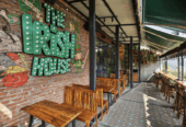 The Irish House – Mumbai’s Iconic Pub for Craft Beers, Big Bites & Live Sports Vibes 🇮🇪