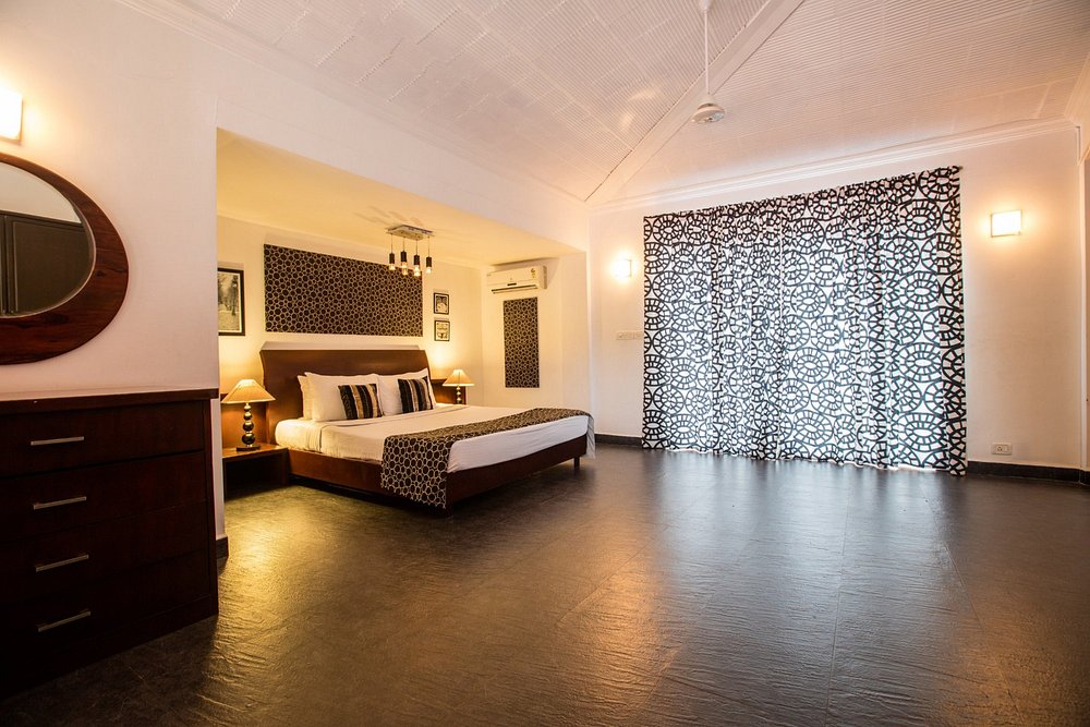 Aguada Anchorage Resort, Sinquerim – Private Pool Villas & Tropical Gardens