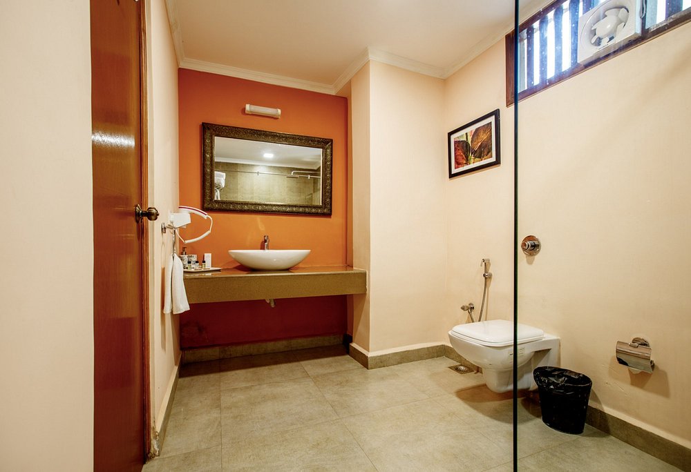 Aguada Anchorage Resort, Sinquerim – Private Pool Villas & Tropical Gardens